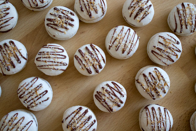 Recipe-Chocolate-coconut-macarons-41