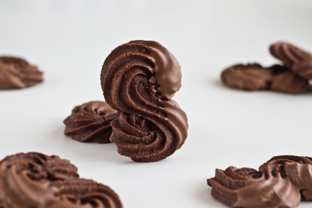 Recipe-S-shaped-chocolate-biscuits15