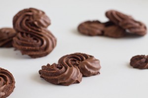 Recipe: S-shaped cocoa biscuits – Road to Pastry