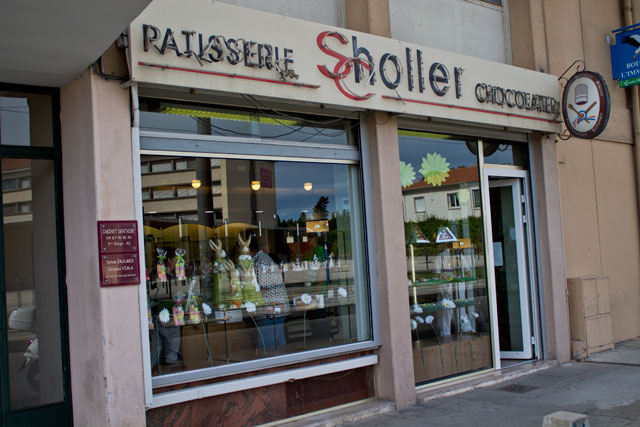 The entrance of Pâtisserie Scholler in avenue Lodève - Montpellier