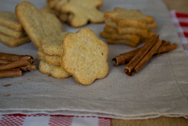 Traditional-Christmas-cookies-04